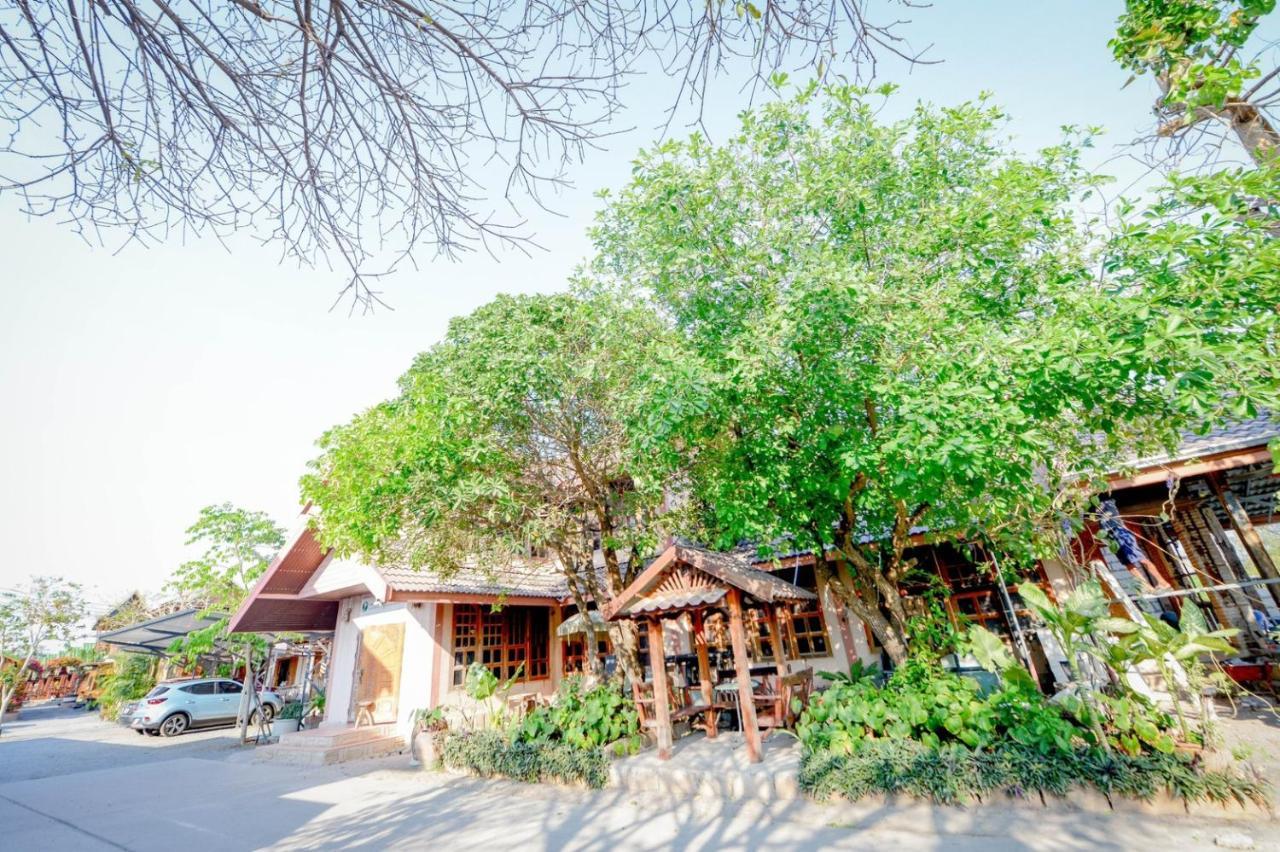 Mrk Resort & Massage Lop Buri Exterior foto